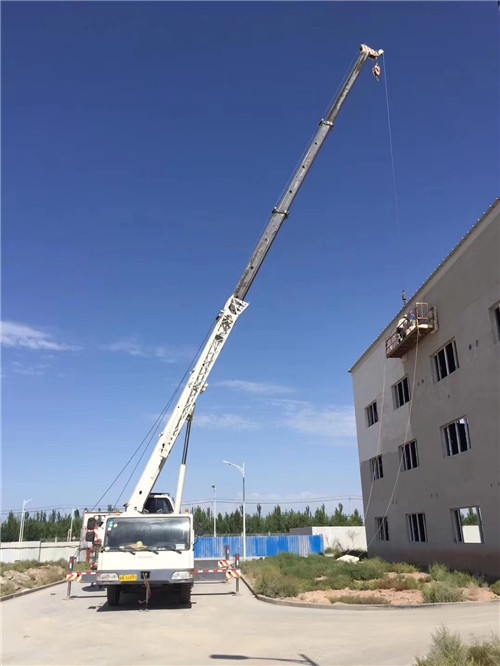 安定区“轻装强干”—— 吊车的 “轻量化臂架” 技术